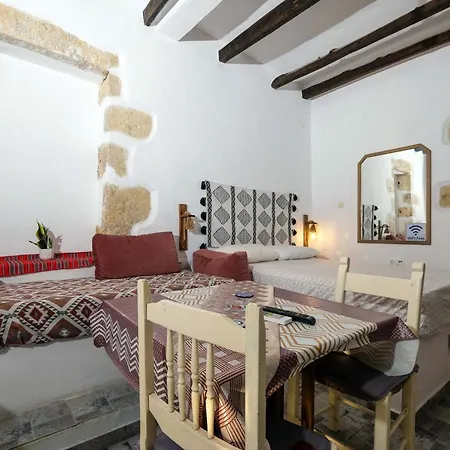 Crete-village Vibes *